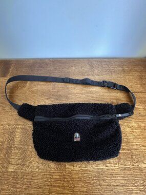AUTHENTICATED PARAJUMPERS BLACK CURLY FLEECE CROSSBODY/ WAIST BAG